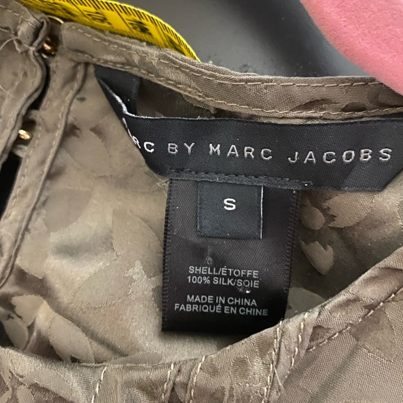 Sleeveless Top - Picture 4 of 6